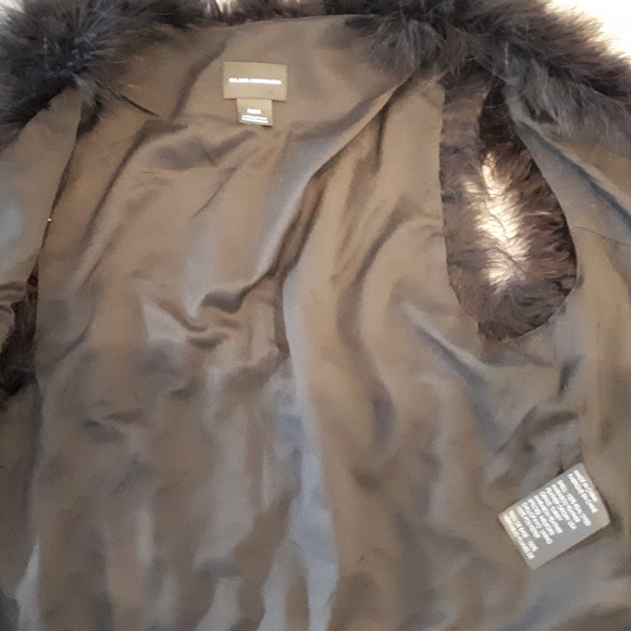 Club Monaco Women's Marabou Feather Vest - Size: Medium - Picture 7 of 11